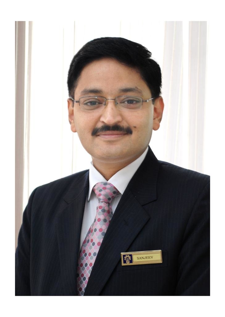 DR SANJEEV KUMAR SAXENA